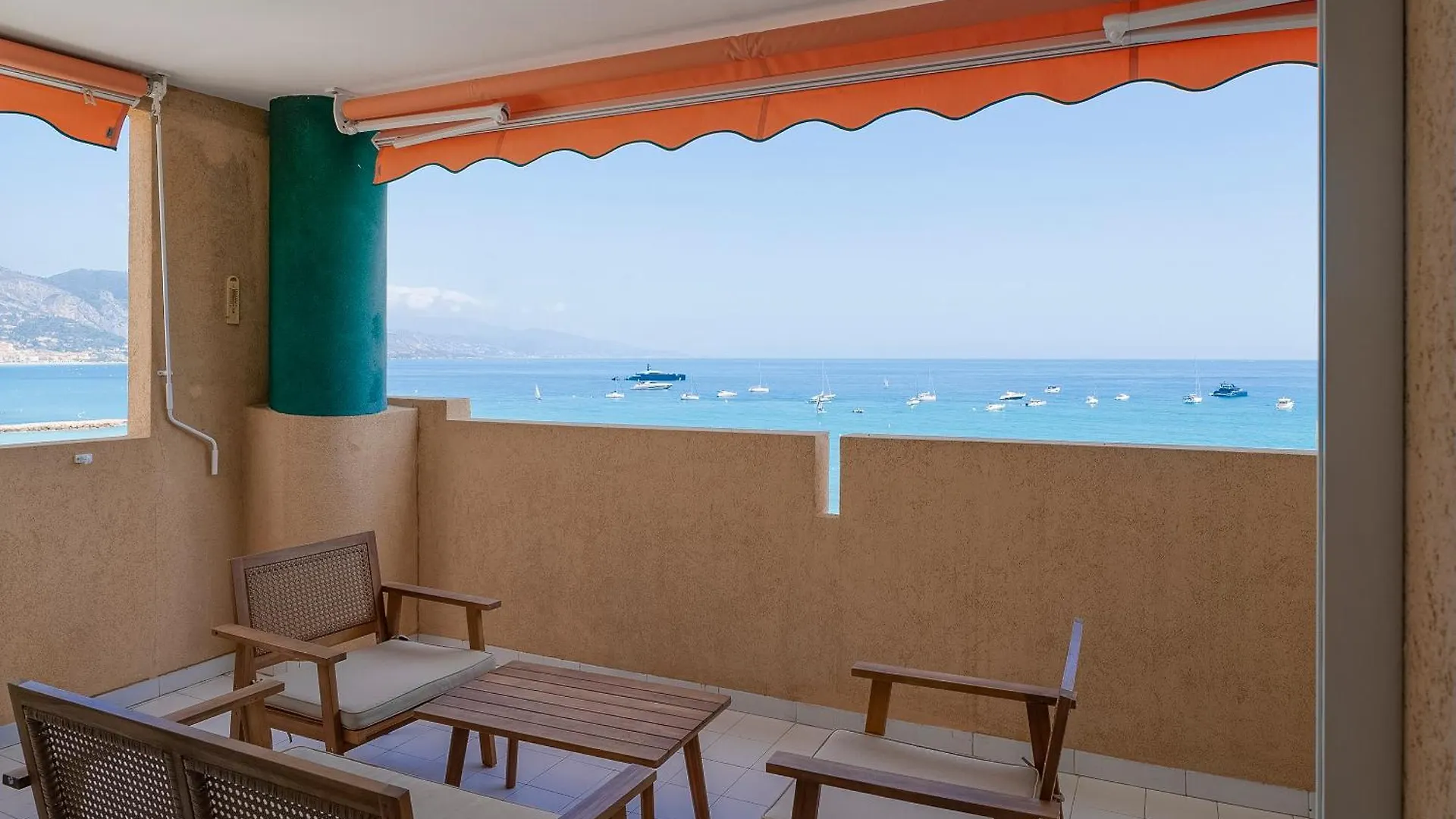 La Rose Des Vents - Sea View Apartment Roquebrune-Cap-Martin 0*,  France